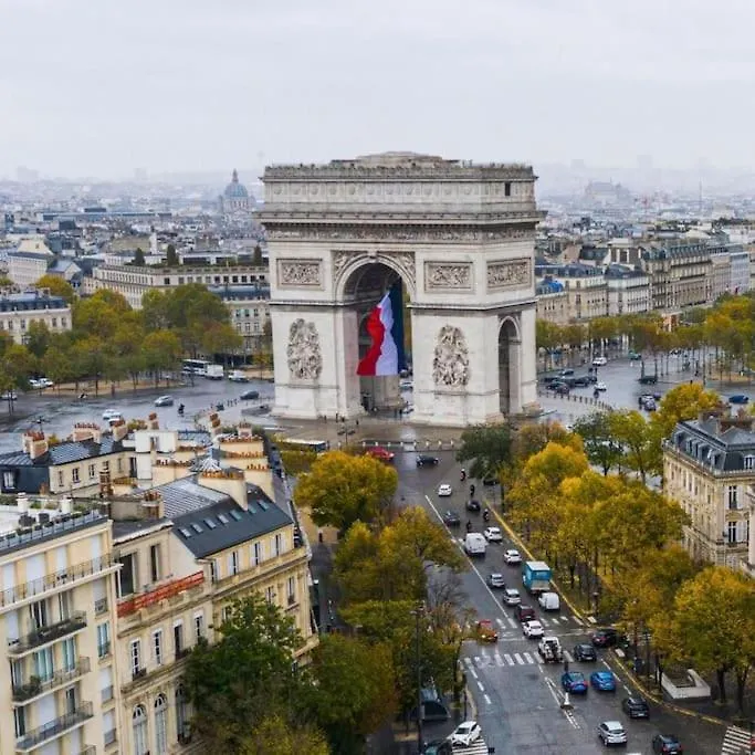 Studio Vu Imprenable Tour-Eiffel Parigi Francia